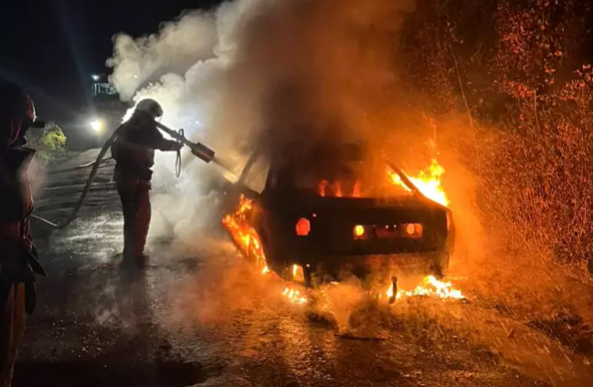 На Городенківщині горів легковий автомобіль