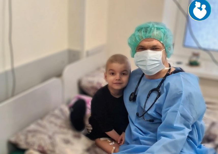 Онкологи Прикаратя допомогли 5-літньому хлопчику побороти рідкісну онкологію