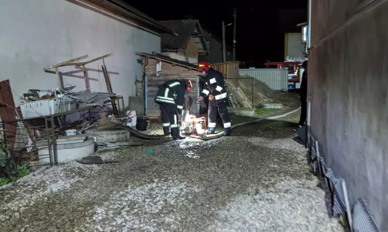 Рятувальники надали допомогу мешканцям Галицького району у відкачуванні води