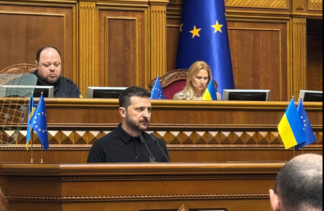 Зеленський представив у Раді план перемоги: інтеграція в НАТО, зміцнення оборони та економіки