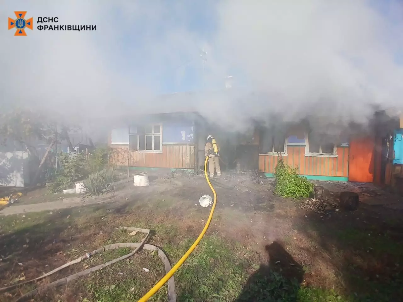 Пожежа в Коломийському районі: постраждала жінка госпіталізована з опіками