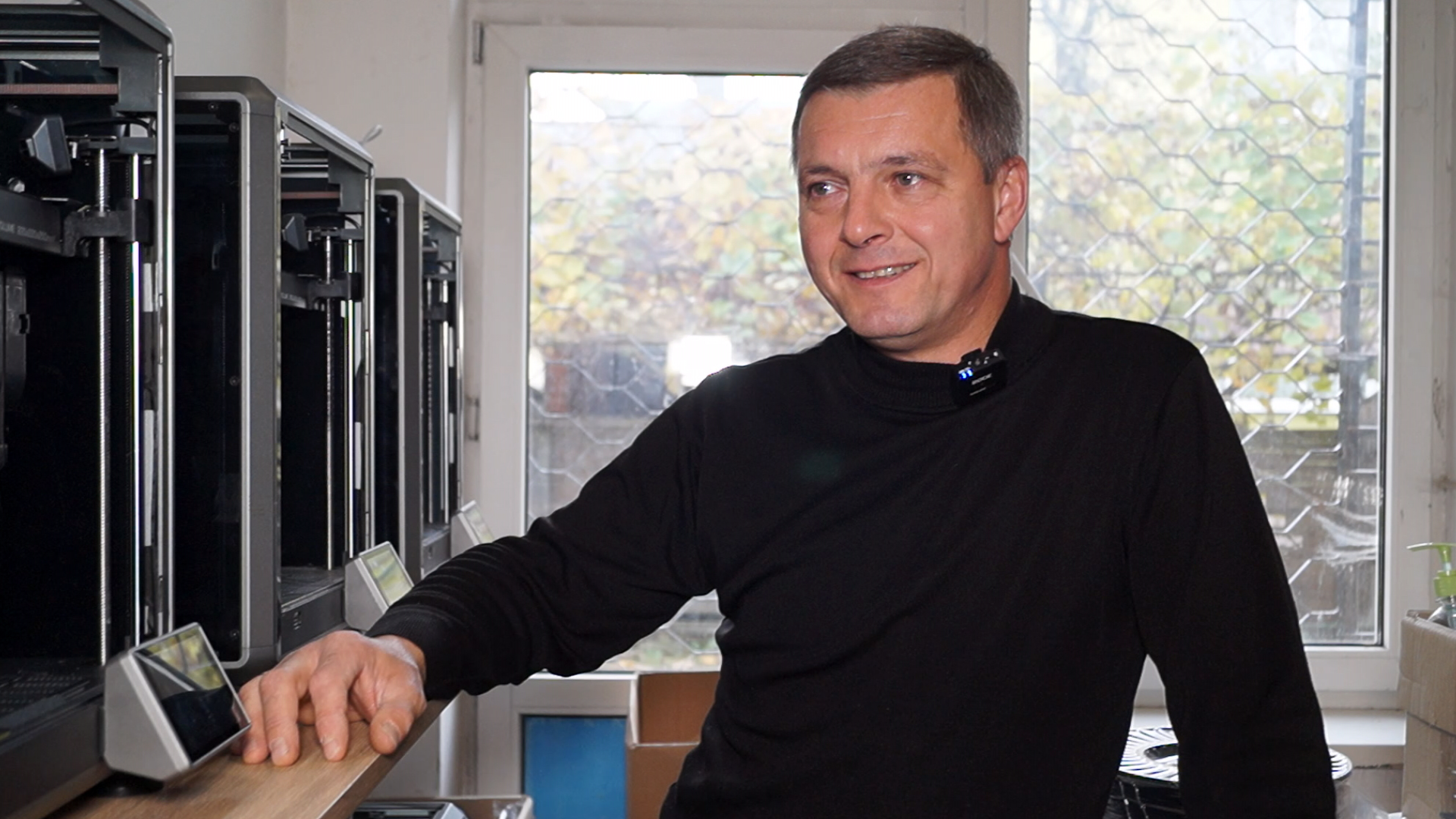 Священник із Коломийщини заснував майстерню 3D-друку для підтримки ЗСУ