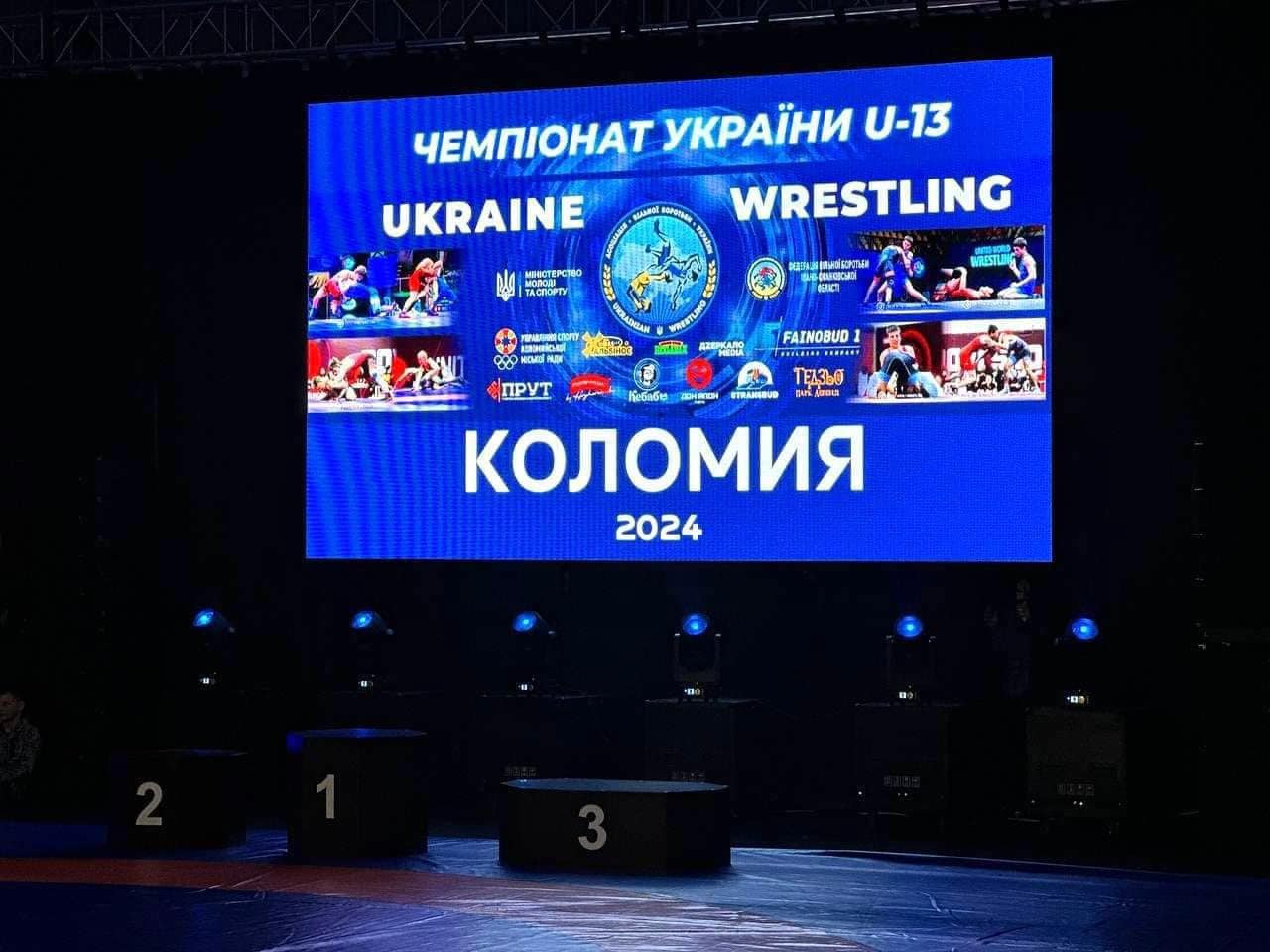 Прикарпатські спортсмени здобули медалі на чемпіонатах з самбо та вільної боротьби