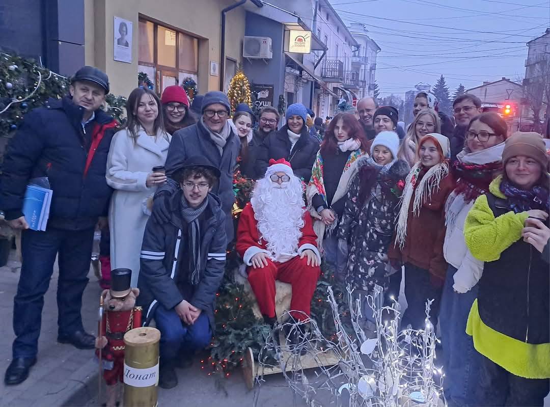 На благодійному ярмарку в Калуші зібрали понад 194 тисячі гривень для військових