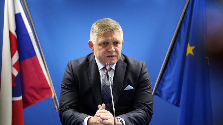 Фіцо погрожує обмежити допомогу українським біженцям у Словаччині