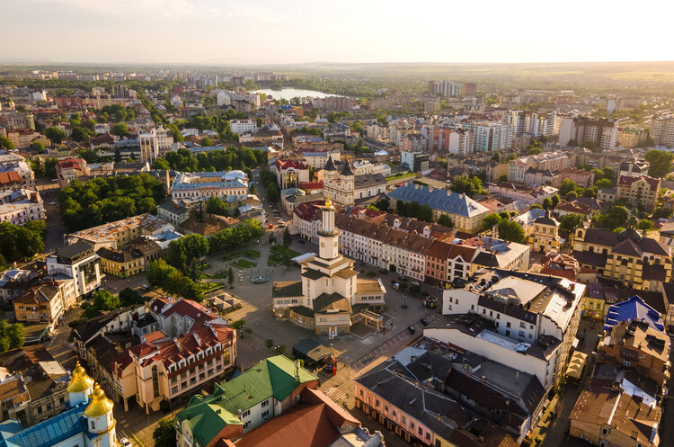 Війна змінила ціни на житло: як змінилися ціни на квартири в Україні за 2024 році