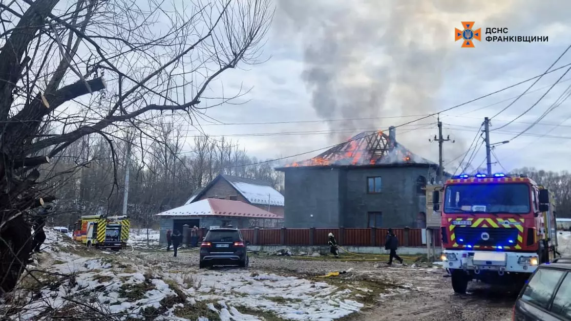У Надвірній сталася пожежа у житловому будинку