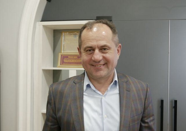 Медики Коломийської ЦРЛ без зарплати:  треба лікувати людей з грошима, а ви лікуєте тут усіх, — Станіславський