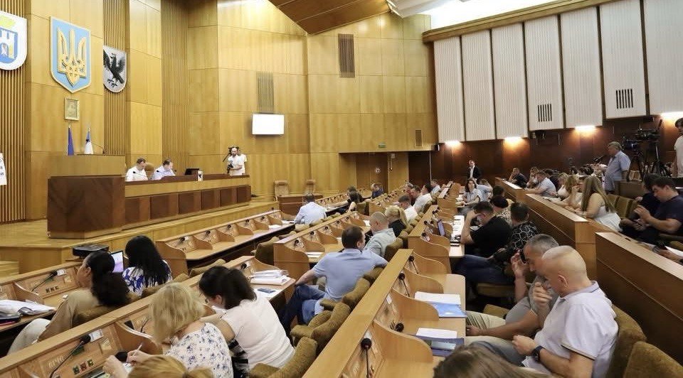 Депутати Івано-Франківської міськради закликають заборонити аборти через демографічну кризу