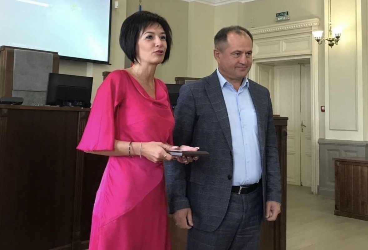 Діти без обіду — чиновники з преміями: як Коломийська влада проїдає бюджет