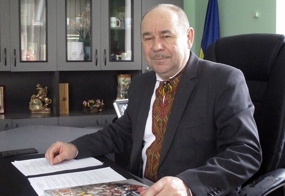 Голову Верховинської селищної ради відсторонено від посади за підозрою в отриманні $8,000 хабара