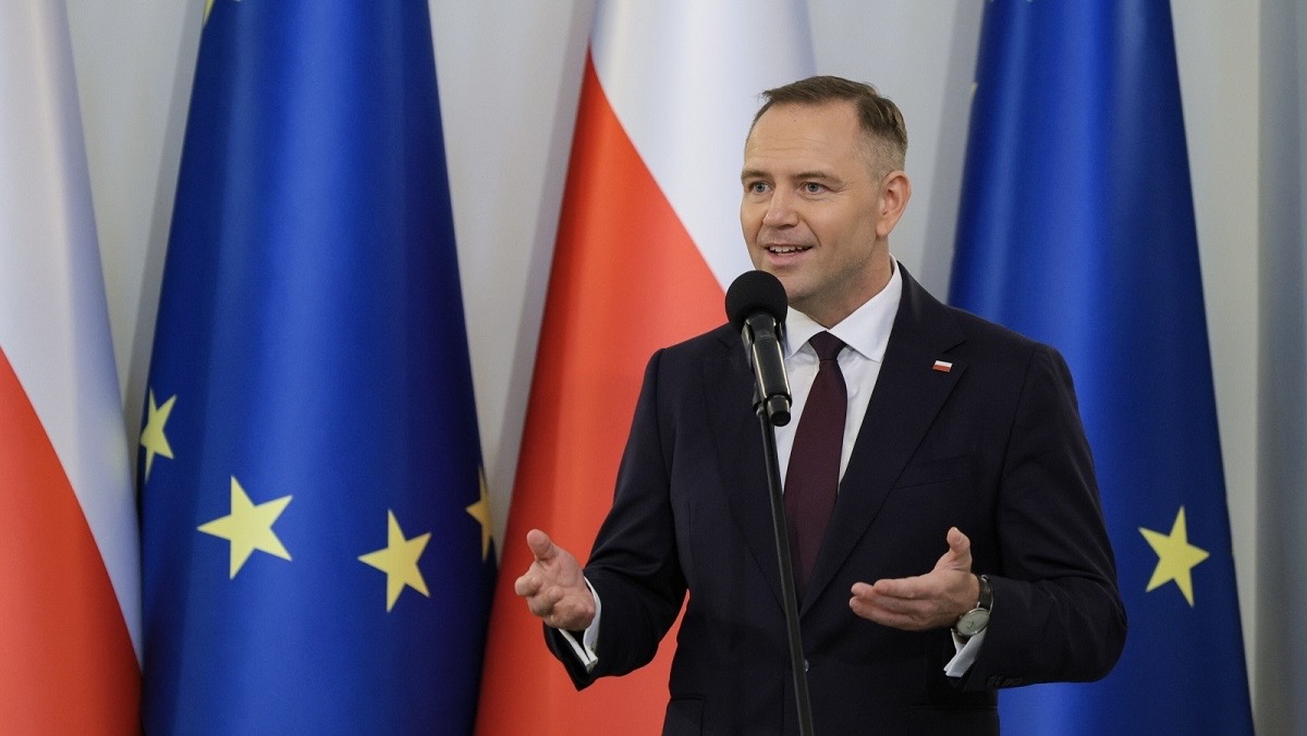 Польща розглядає скасування допомоги “800+” для українських біженців