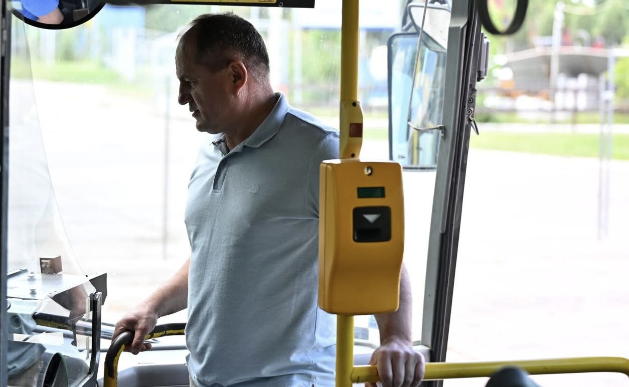 22 мільйони на автобуси: чергова забаганка Станіславського стає новим тягарем для бюджету Коломиї